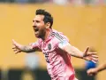 Lionel Messi celebra un gol con el Inter Miami, mostrando su alegría y determinación en el campo.