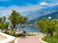 Rower czeka na Ciebie na malowniczych trasach rowerowych Chorwacja, z widokiem na góry i Adriatyk. Idealne miejsce na aktywny wypoczynek.