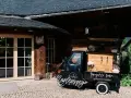 Czy warto wynająć barmana na wesele? Ten Prosecco van z pewnością doda uroku! Wybór między prosecco a ginem zależy od Waszych preferencji.
