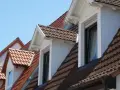 Dach mansardowy – zalety, wady i tajniki nowoczesnej architektury