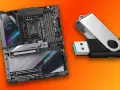 Płyta główna AORUS i pendrive gotowe do aktualizacji BIOS.