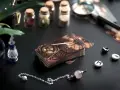 Karta tarota z motywem steampunk, obok wahadełka i run.