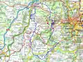 Carte routière du Puy de Dôme, avec le GR 441 en bleu. La route A89 traverse la zone.