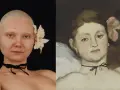 Dwie kobiety, jedna łysa z kwiatem we włosach, druga na obrazie inspirowanym Olimpia Manet.