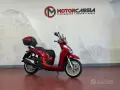 SH 300 rosso fiammante, con bauletto, pronto per essere riparato perché non parte.