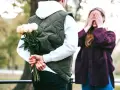 Jak poznać, że facetowi zależy na kobiecie? Oto sygnały, które mówią wszystko