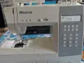 Nowa maszyna do szycia Minerva MC250C z cyfrowym wyświetlaczem i wieloma funkcjami.