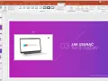 Prezentacja PowerPoint z pytaniem "Jak usunąć tło ze zdjęcia?". Widoczny laptop z logo "Tworzenie Prezentacji" oraz menu formatowania obrazu, pomocne przy tworzeniu bibliografii.