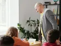 Przeszukanie plecaka przez nauczyciela: Co wolno, a co nie? Prawa ucznia