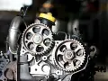 Mechanizm rozrządu w dieslu. Pamiętaj, co ile wymieniać rozrząd w dieslu, by uniknąć awarii.