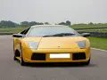 Ile kosztuje złote lamborghini? Zaskakujące ceny i czynniki wpływające na wartość
