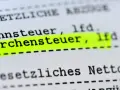 Textauszug mit hervorgehobener Kirchensteuer. Der Austritt aus der Kirche hat steuerliche Folgen, die hier aufgeführt sind.