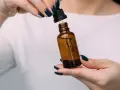 Kiedy używać serum do twarzy? Jak stosować dla najlepszych efektów?