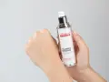 Serum do twarzy po 50-tce: Jak wybrać idealne? Poradnik eksperta