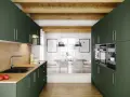 Cocinas verdes modernas con electrodomésticos integrados y vigas de madera en el techo. Un espacio elegante y funcional.