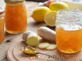 Słoiki z domowym dżemem, cytryny i imbir – naturalne sposoby, jak poprawić odporność.