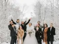 Wesele zimą co ubrać: eleganckie i ciepłe stylizacje na zimę