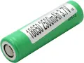Batería vaper 18650 verde, 3.7V, 2500mAh. Ideal para tu dispositivo.