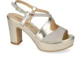 Eleganti scarpe sposa Valleverde color oro, con plateau e tacco alto, perfette per un matrimonio da favola.