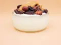 Jogurt proteinowy dla kogo? Odkryj korzyści dla sportowców i dzieci