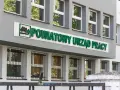 Powiatowy Urząd Pracy. Tu można dokonać rejestracji jako bezrobotny, szukając wsparcia w znalezieniu zatrudnienia.