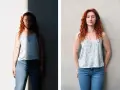 Diptyque : femme rousse aux cheveux bouclés, un côté dans la lumière, l'autre dans l'ombre. Le **contraste photo** accentue son regard pensif.