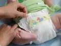Co ile zmieniać pieluchę w nocy? Kluczowe wskazówki dla rodziców