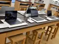 Laptop powystawowy czy warto? Poznaj zalety i ryzyka zakupu