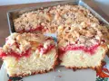 Puszyste ciasto z owocami na oleju i kruszonką, pachnące latem. Idealne na podwieczorek.
