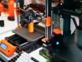 Jak korzystać z drukarki 3D? Twój przewodnik bez frustracji