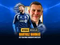 Dwóch mężczyzn, jeden w stroju piłkarskim Vancouver Whitecaps, drugi z bliska, na tle niebieskich świateł.