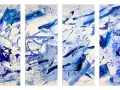 Abstrakt gouache målning i blå nyanser. Penseldrag och stänk skapar en känsla av rörelse och energi, som en stormig havsvåg.