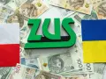 ZUS, polskie i ukraińskie flagi, banknoty. Temat: emerytura dla ukraińców.