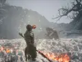 Enemigo en la nieve, con Wukong de Black Myth preparándose para atacar.