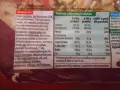Pizza z kurczakiem Biedronka: 466 kcal w porcji 200g. Składniki: ser, kurczak, papryka, cebula. Idealna na szybki obiad.