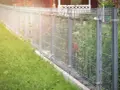 Ile kosztuje 100 m ogrodzenia panelowego? Sprawdź, co wpłynie na cenę