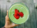 Koktajl ze szpinakiem i bananem: przepis, kcal i korzyści