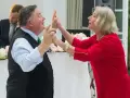 Jak się dobrze bawić na weselu i uniknąć nudy w tłumie