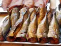 Makrela wędzona: Mrozić czy nie? Ekspert radzi, jak zachować smak