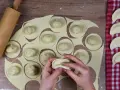 Jak zrobić pierogi: przepis krok po kroku na idealne ciasto i farsz