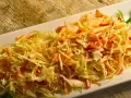 Sałatka jak z chińskiej restauracji – idealny przepis na chrupiącą surówkę