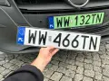 Nowe tablice rejestracyjne WW 466TN czekają na montaż. Ile dni na przerejestrowanie auta? Czas nagli!