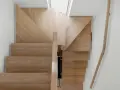Escaleras de madera para sótano: ¿Cómo elegir y proteger de la humedad?