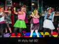 Impreza w stylu PRL stroje – jak stworzyć niezapomniany look retro