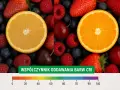 Kolorowe owoce: truskawki, maliny, borówki, wiśnie i pomarańcze. Poniżej skala z oznaczeniem współczynnik oddawania barw CRI.