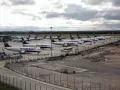Samoloty Ryanair na płycie postojowej jednego z lotnisk w Londynie.