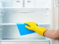 Jak umyć lodówkę? Krok po kroku do higieny i idealnej świeżości