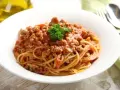 Pyszne spaghetti z sosem bolońskim – prosty przepis na każdy dzień