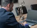 Jak odpowiadać na pytania na rozprawie rozwodowej bez stresu i błędów