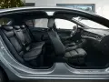 Der **Auto Aufbau innen** zeigt eine geräumige Kabine mit Ledersitzen und einem modernen Armaturenbrett.